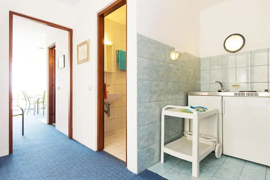 Buena Vista Malinska #2 Apartment 0*,  Croatia
